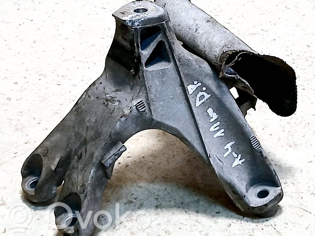 Audi A4 S4 B8 8K Engine mounting bracket 