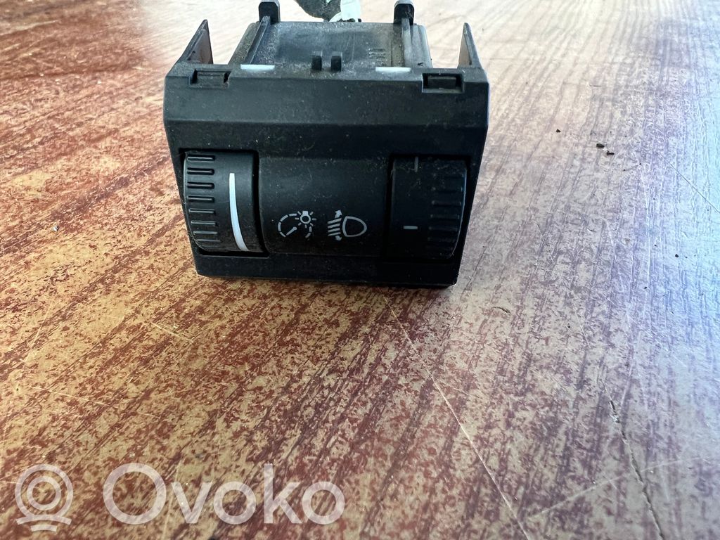 Skoda Octavia Mk2 (1Z) Headlight level height control switch 