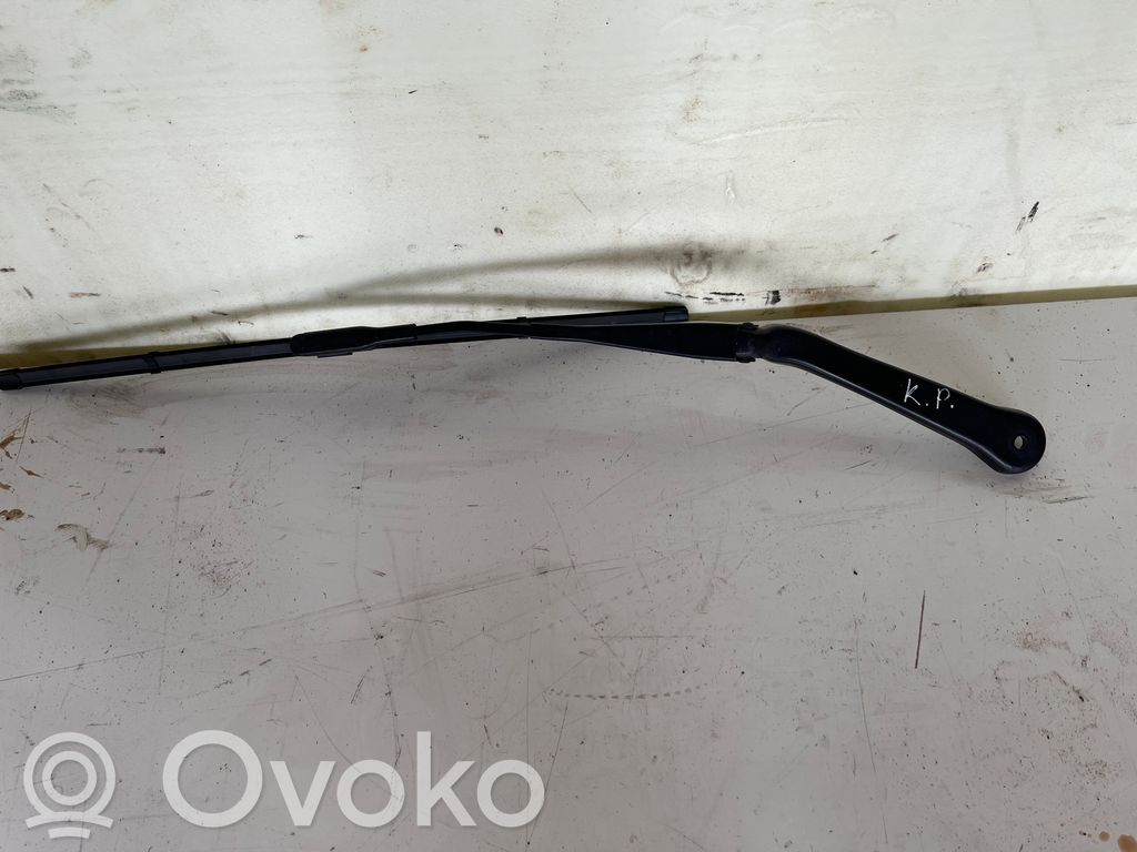 BMW 3 E90 E91 Front wiper blade arm 