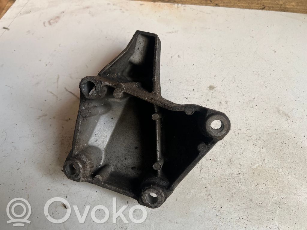 Audi A6 S6 C5 4B Engine mounting bracket 
