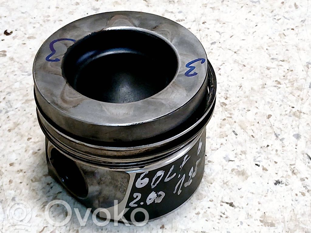 Volkswagen Golf VI Piston 