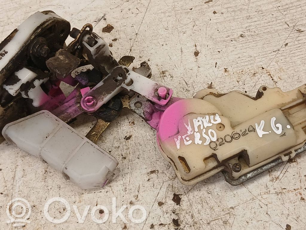 Toyota Yaris Verso Rear door lock 