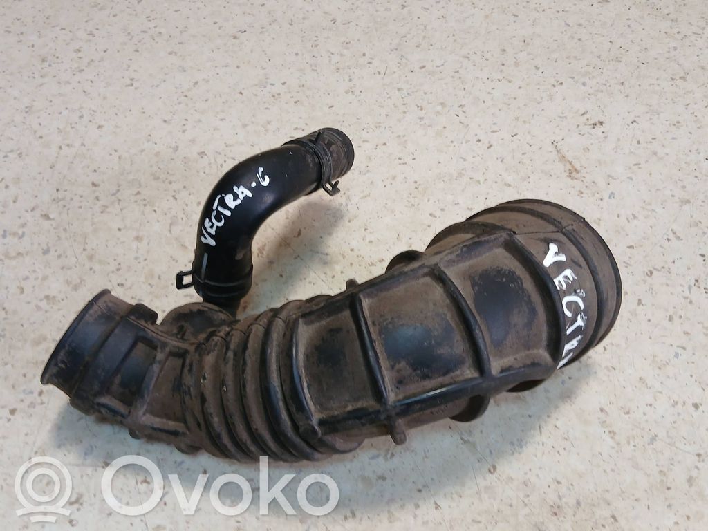 Rura / Wąż dolotowy powietrza   37756,90528773,1301637