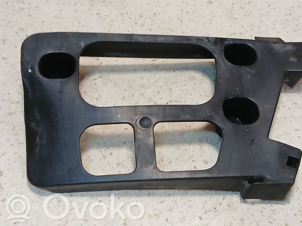 Peugeot 407 Soporte de montaje del parachoques trasero 