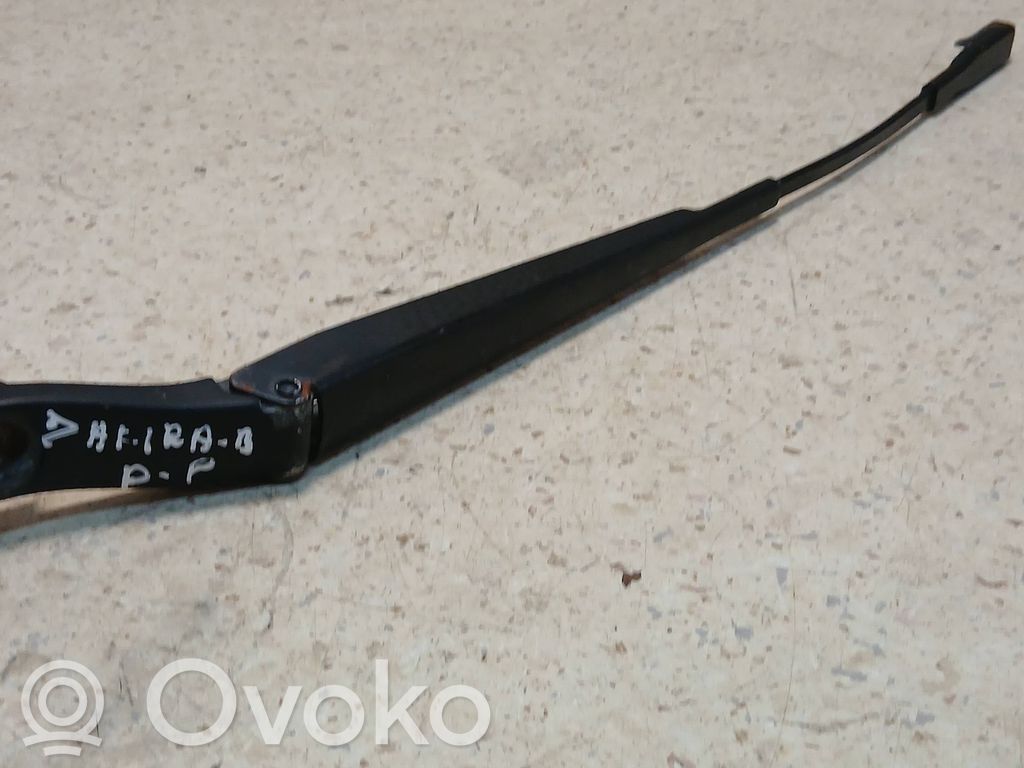 Opel Zafira B Wischerarm vorne 