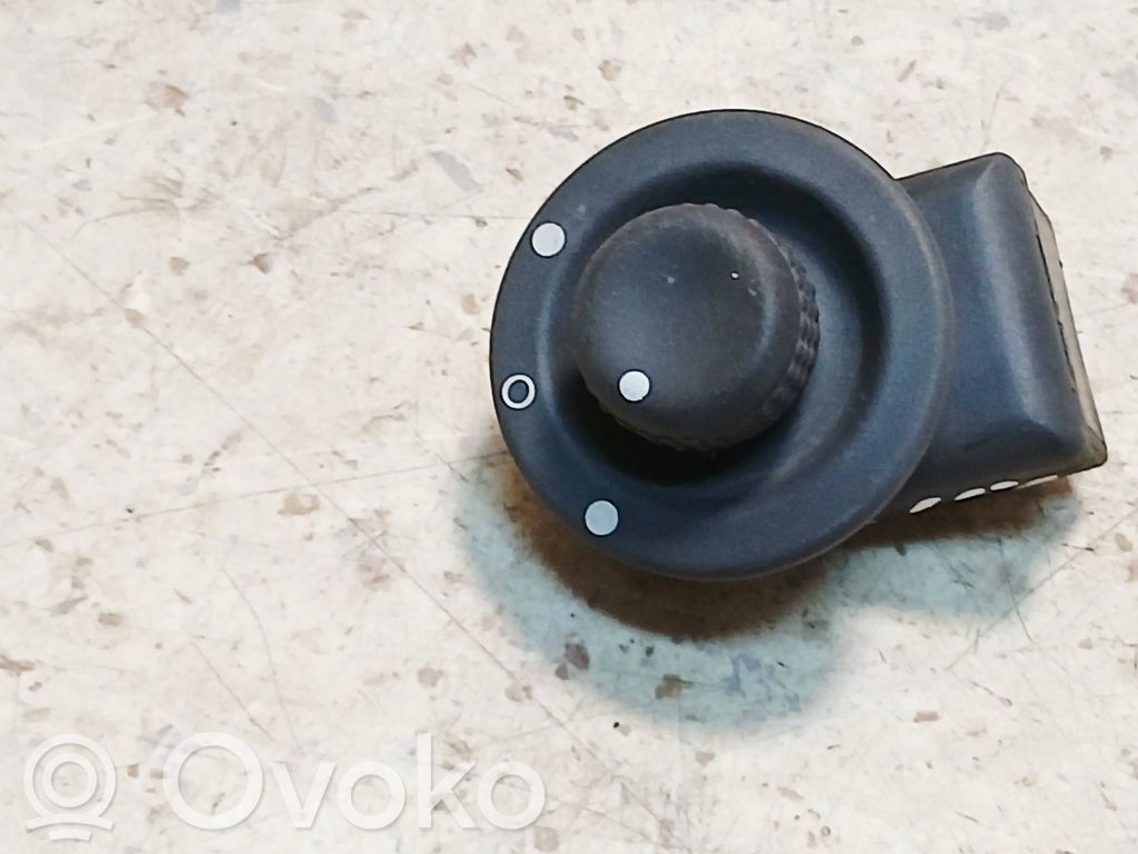 Renault Clio II Wing mirror switch 