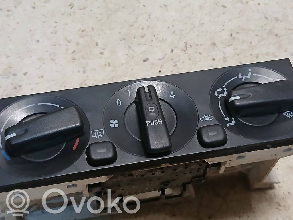 Mitsubishi Space Star Climate control unit 