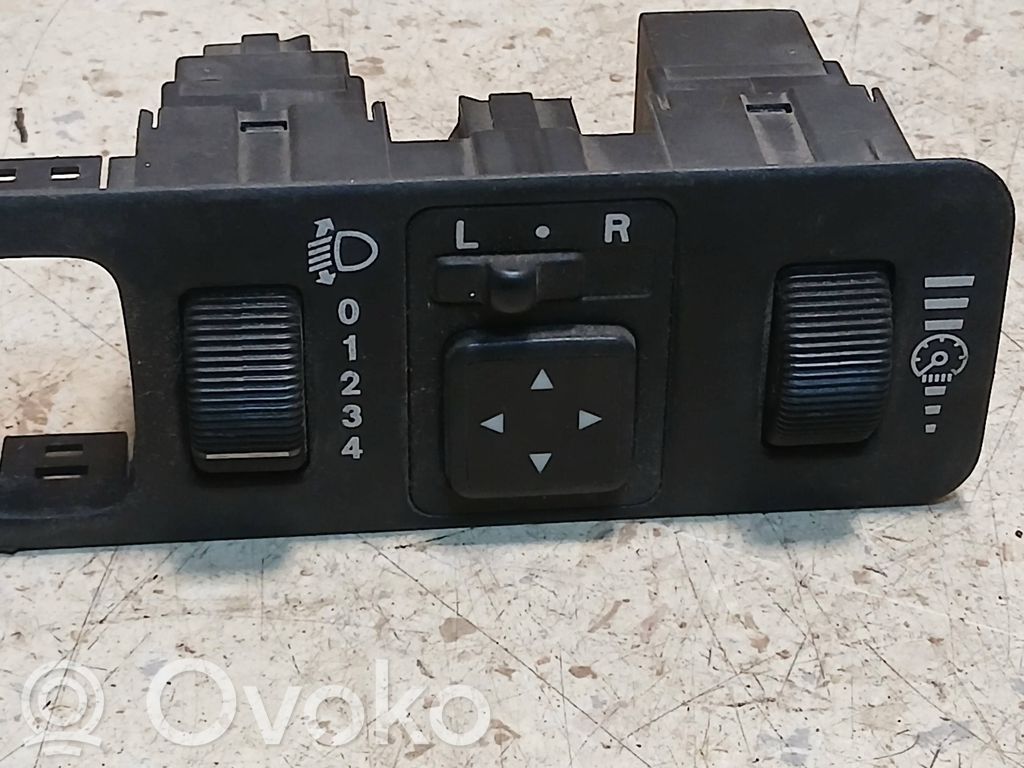 Mitsubishi Space Star Wing mirror switch 