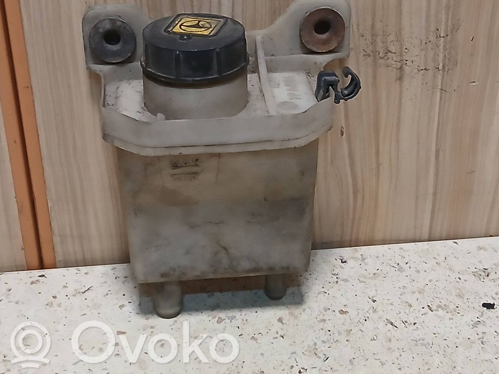 Alfa Romeo 166 Ohjaustehostimen nestesäiliö 