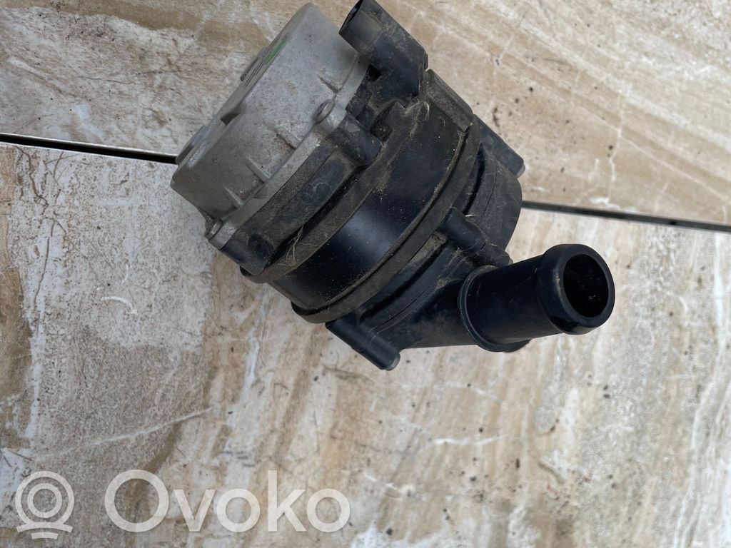 Volvo C40 Pompa cyrkulacji / obiegu wody 