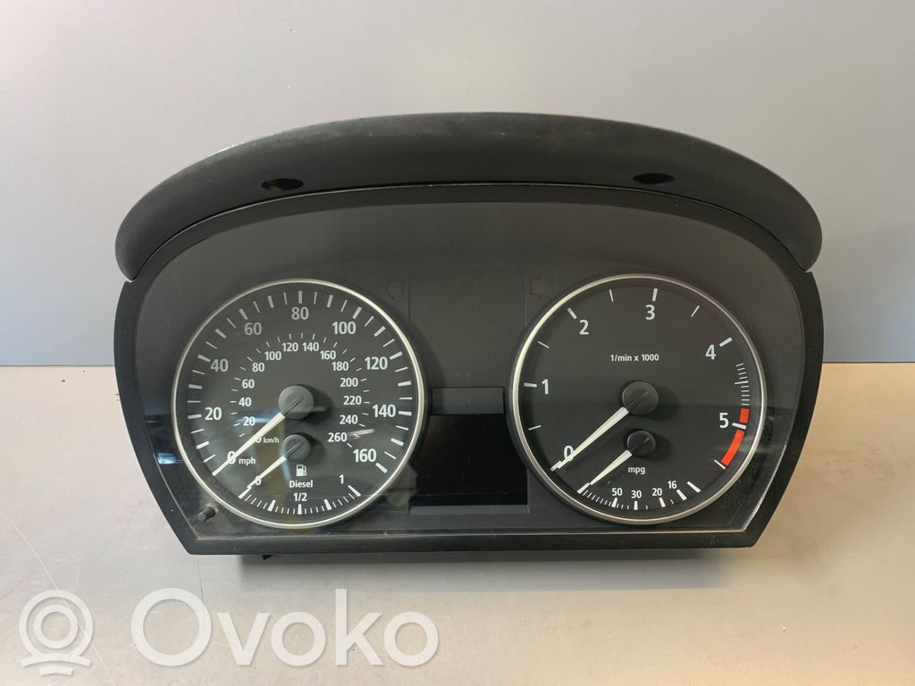 Geschwindigkeitsmesser Cockpit   9110206