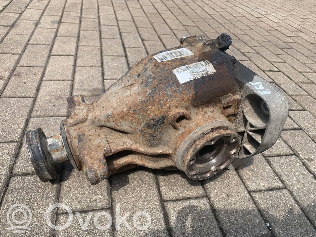 BMW 7 E65 E66 Galinis reduktorius 
