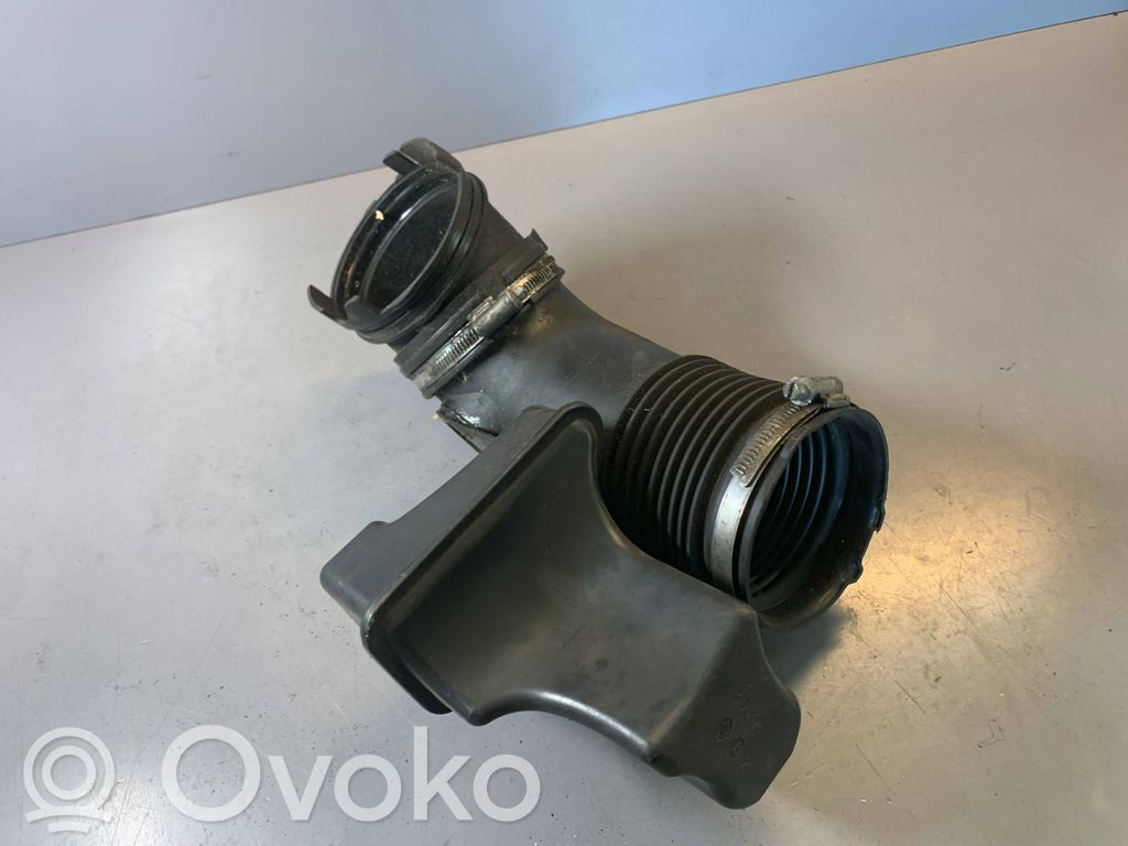 Air intake duct part   7536004,13717536004