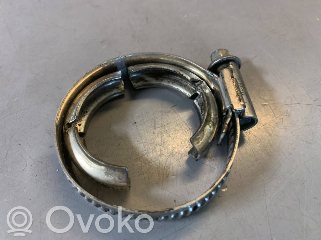 BMW 7 E38 EGR-linjan letku 