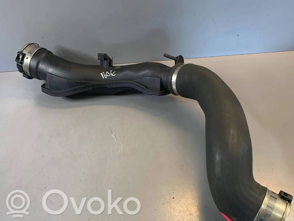 BMW 5 F10 F11 Wąż / Rura intercoolera 