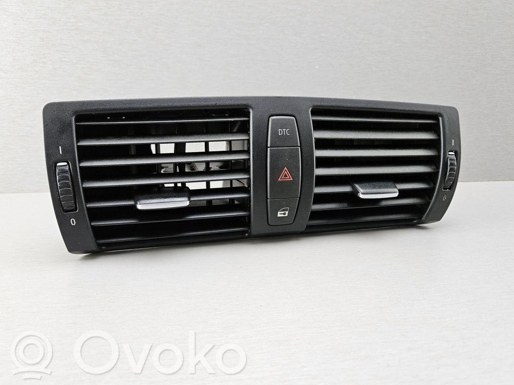 BMW 1 E81 E87 Dash center air vent grill 