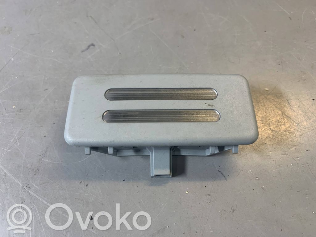 Etuistuimen valo   6962015,63316962015,63316946343