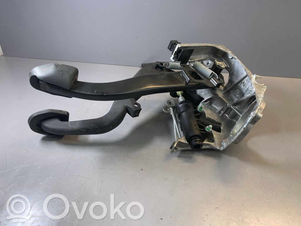 BMW 1 E81 E87 Assemblage pédale 