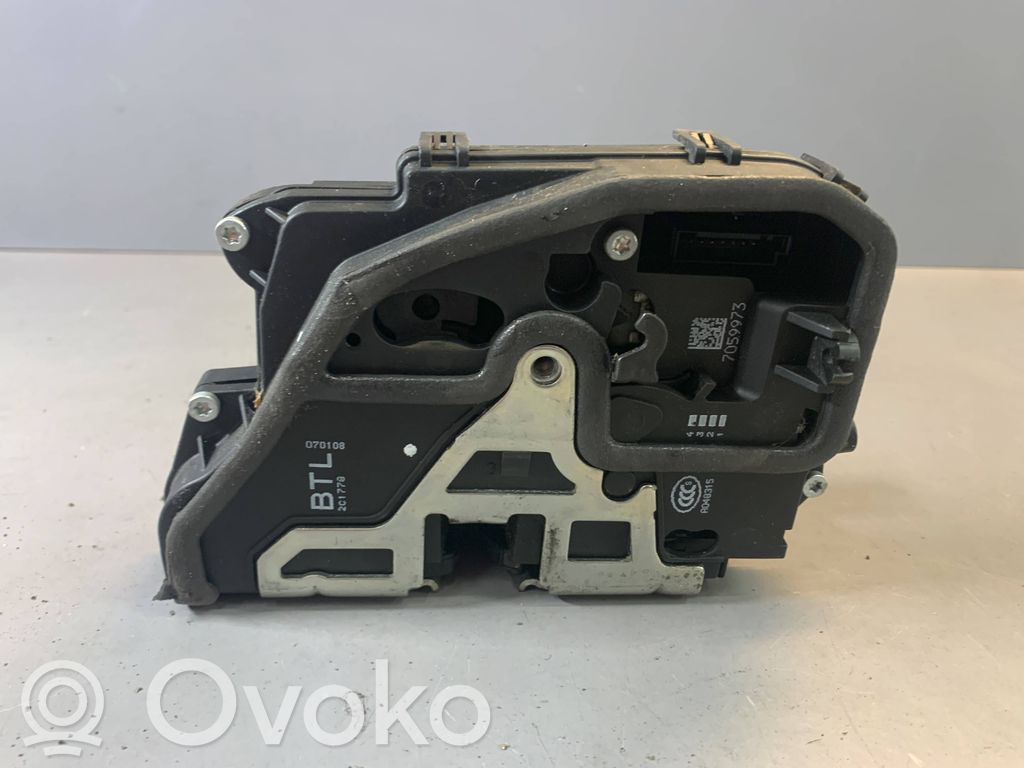 BMW 1 E81 E87 Zamek drzwi przednich 