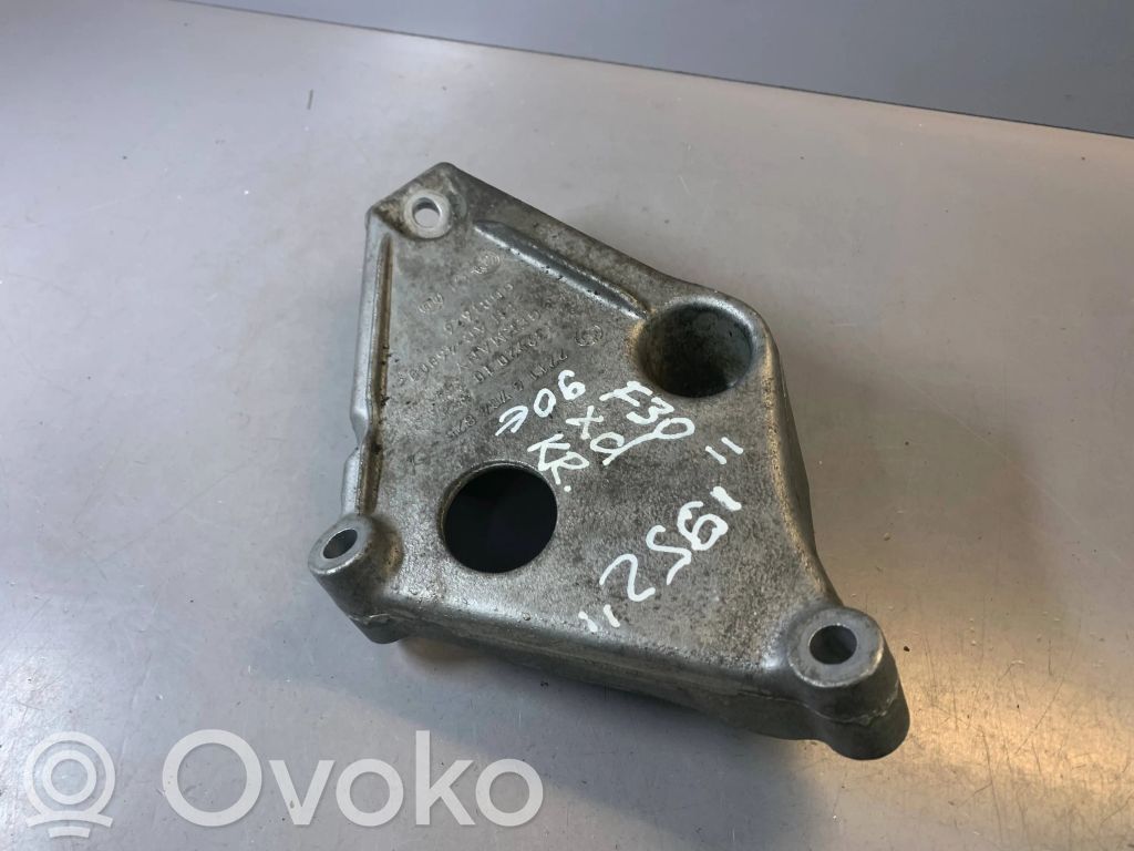 Engine mounting bracket   22116784825,6784825
