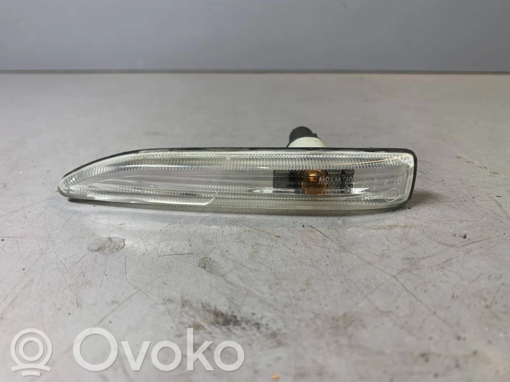 BMW 7 E65 E66 Front fender indicator light 