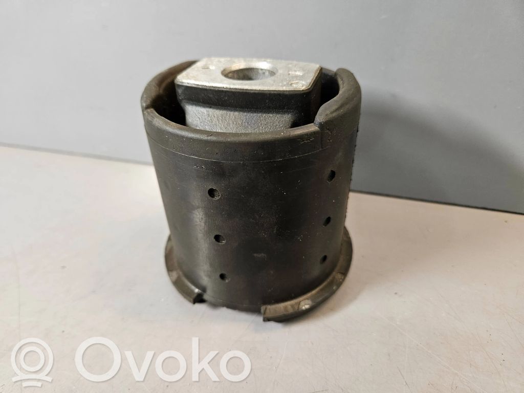 Brazo de control suspensión trasero   1090956,33311090956,1090274,33311090274