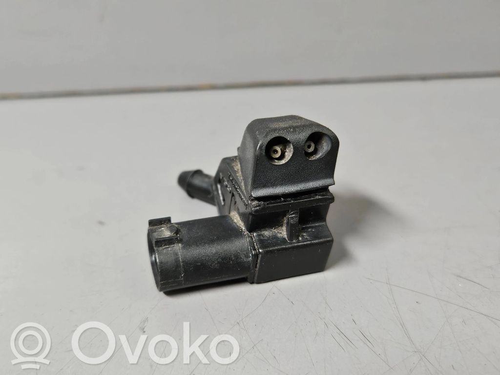Buse de lave-glace   8364444,61668364444