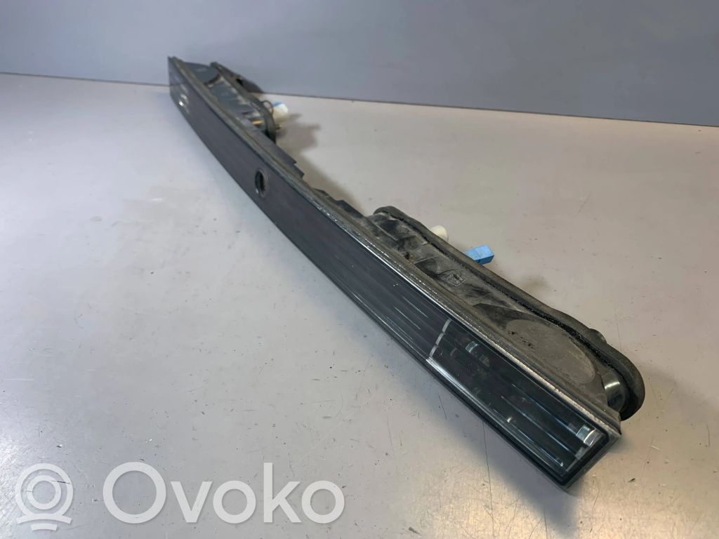 BMW 7 E65 E66 Listwa oświetlenie tylnej tablicy rejestracyjnej 