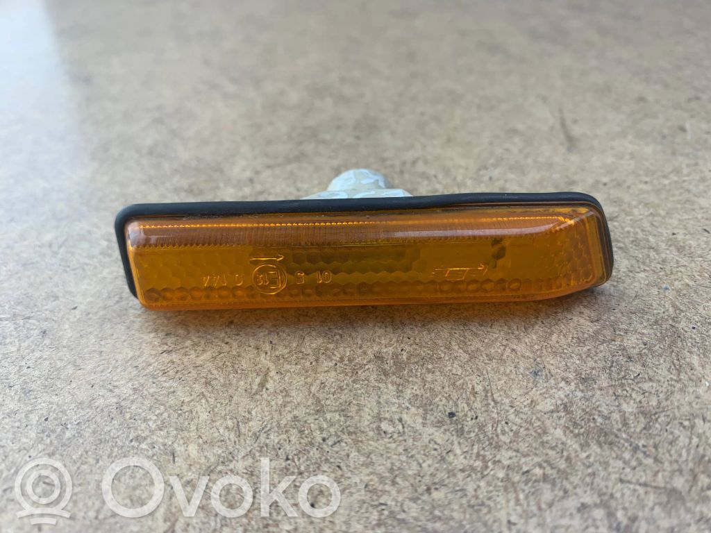 BMW X5 E53 Front fender indicator light 