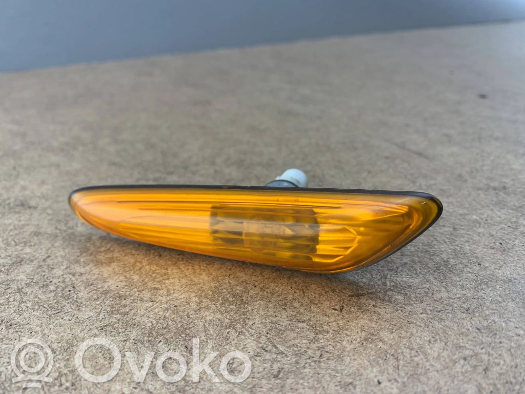 BMW 3 E46 Front fender indicator light 