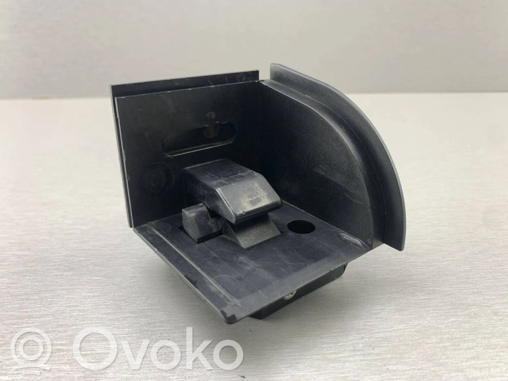 Parcel shelf load cover mount bracket   7026710,51477026710,51477160590,51478203968,51479129062