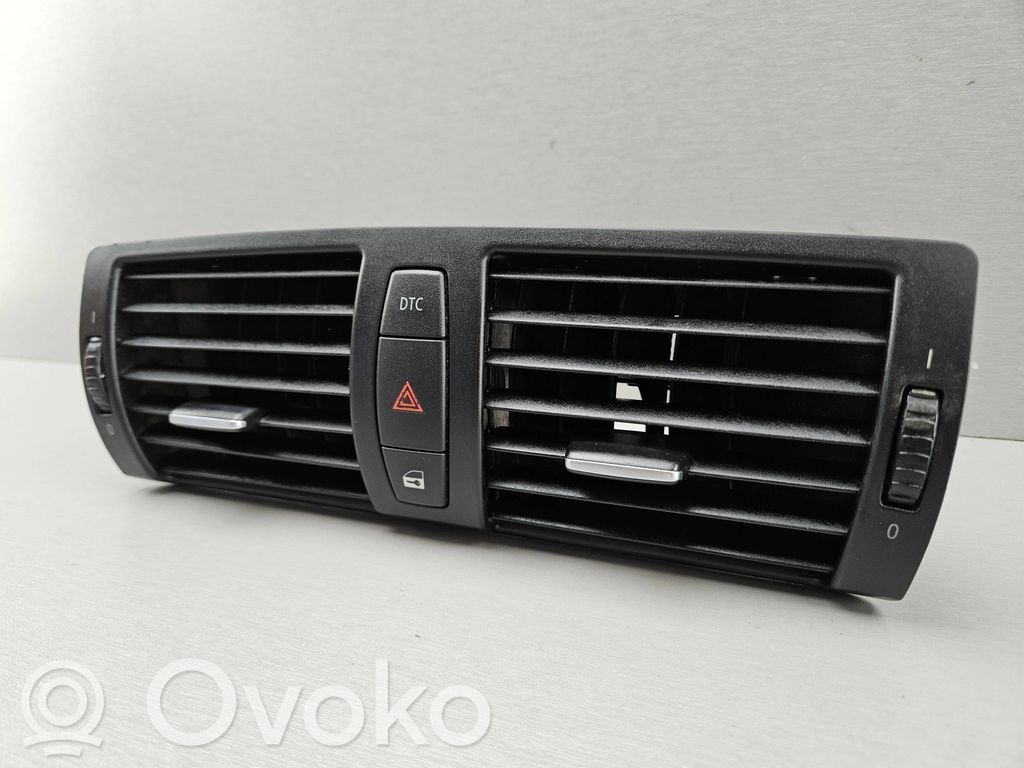 BMW 1 E81 E87 Dash center air vent grill 