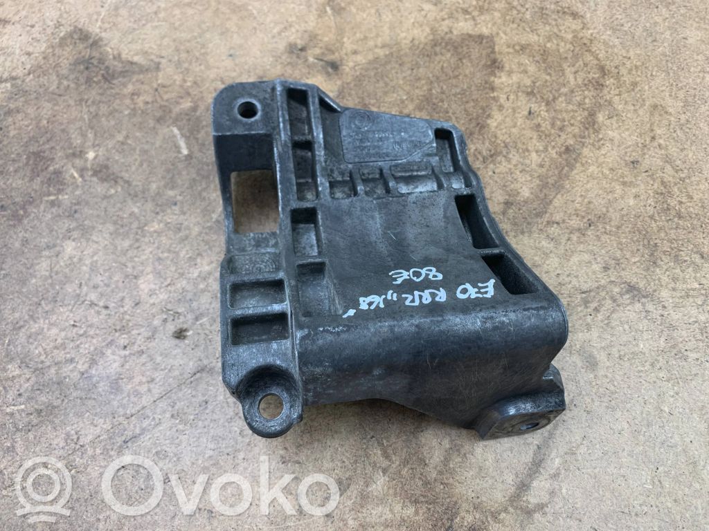 BMW X5 E70 Power steering pump mounting bracket 