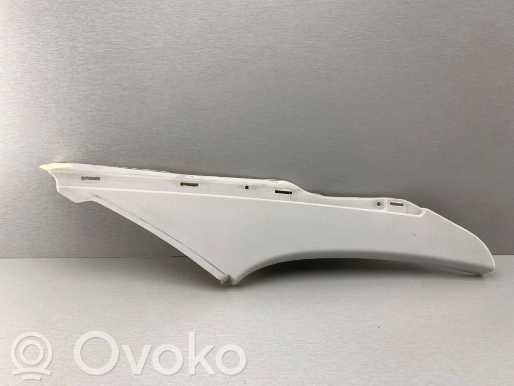 C-pilarin verhoilu   8223689,51438223689