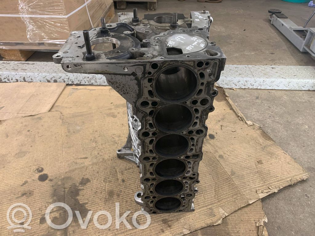 BMW X3 E83 Engine block 