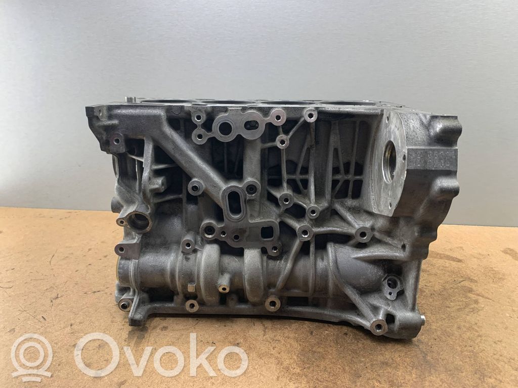 BMW 1 E81 E87 Engine block 