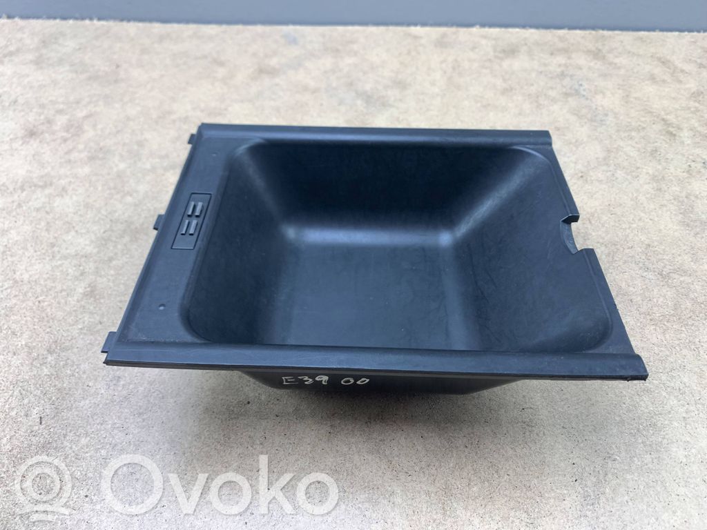 BMW 5 E39 Daiktadėžės paklotėlis 
