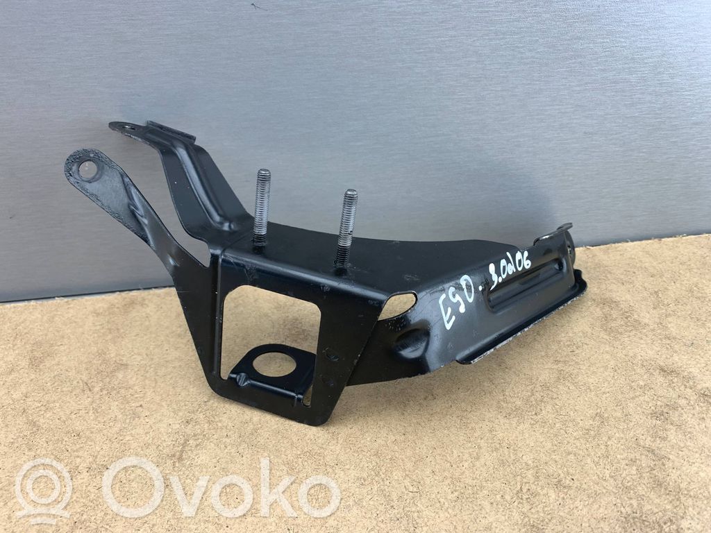 BMW 3 E90 E91 Ohjaustehostimen pumpun kannake 