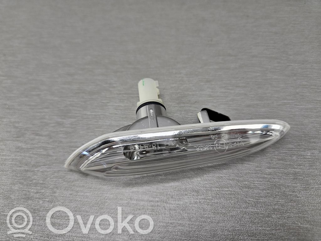 BMW 3 E46 Indicatore di direzione del parafango anteriore 