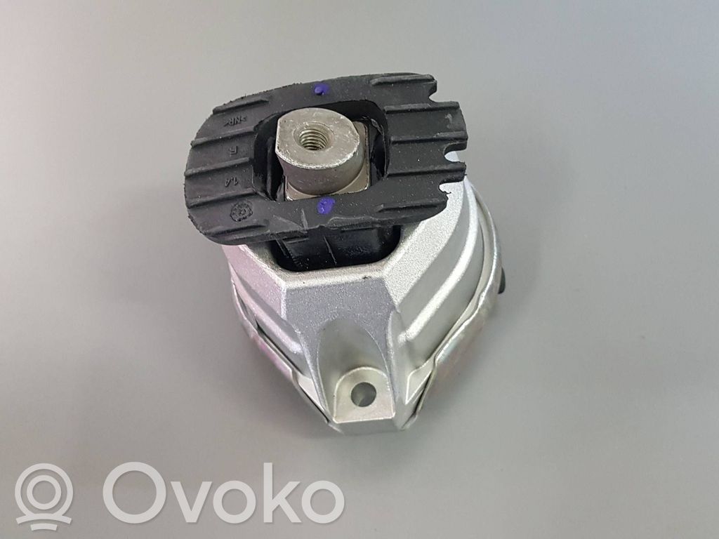 BMW 5 E60 E61 Engine mount bracket 