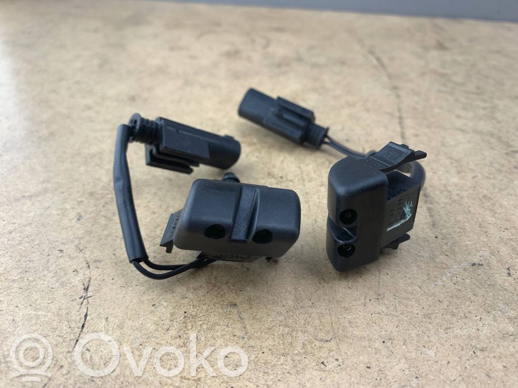 BMW 3 E46 Windshield washer spray nozzle 