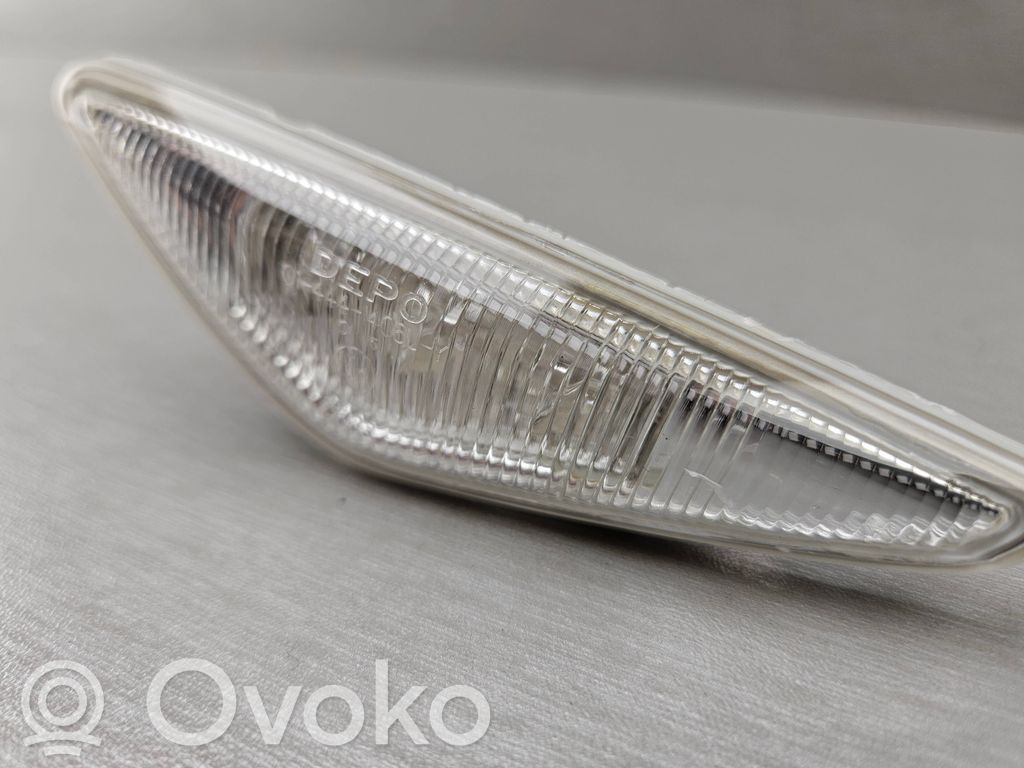 BMW 3 E46 Front fender indicator light 