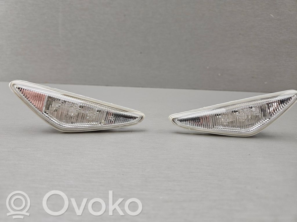 BMW 3 E46 Front fender indicator light 