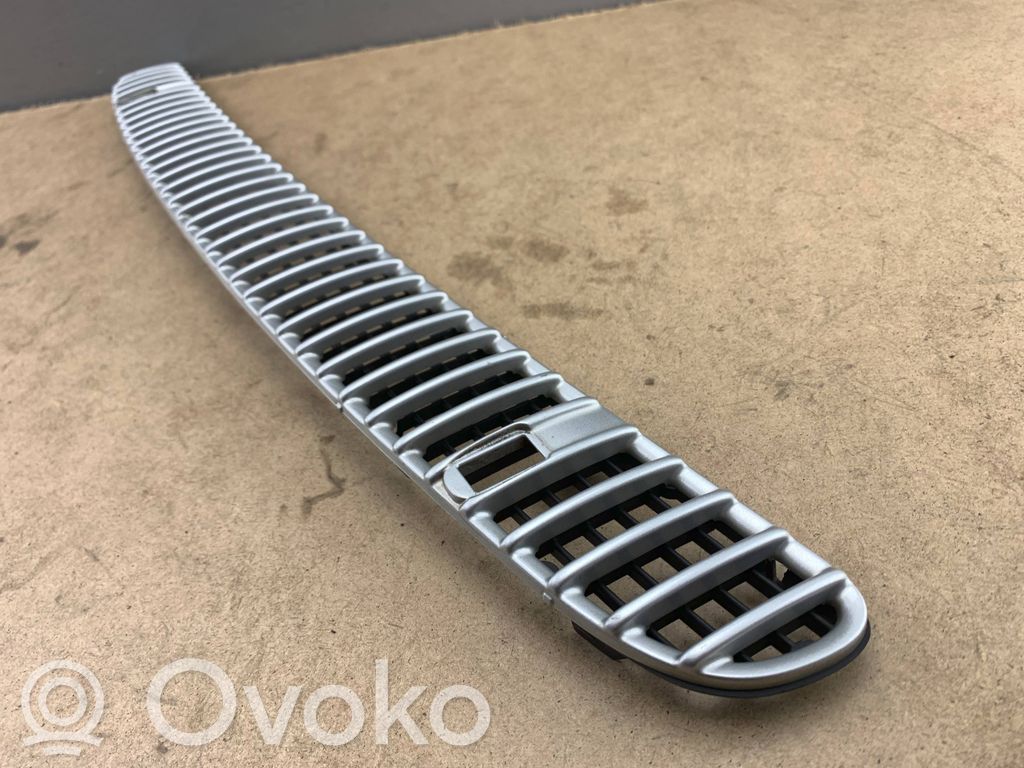 Grille calandre de capot   7075312,51137075312