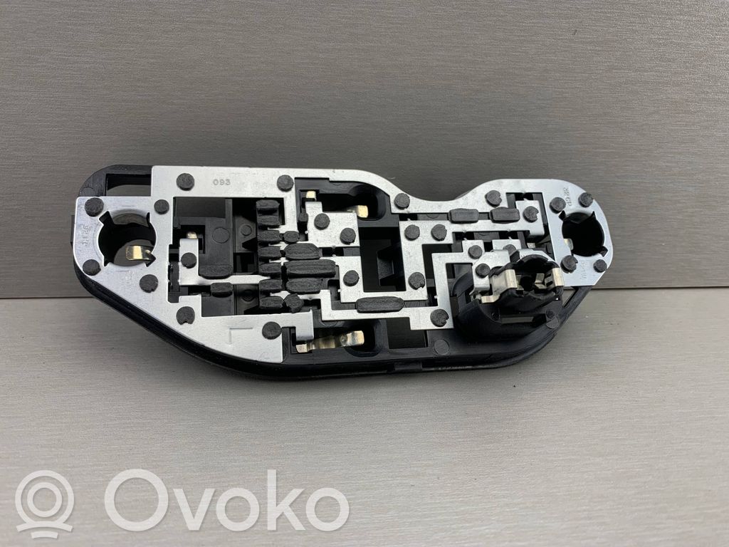 BMW X5 E70 Takavalon polttimon suojan pidike 