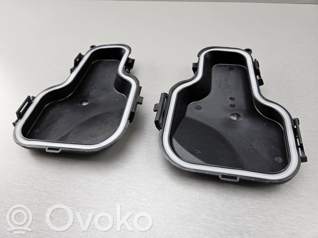 BMW 3 E90 E91 Headlight/headlamp dust cover 
