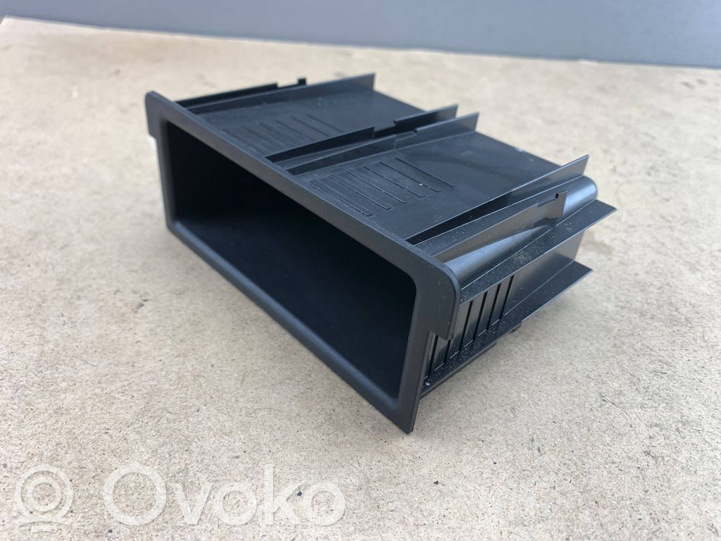BMW 7 E38 Daiktadėžė 