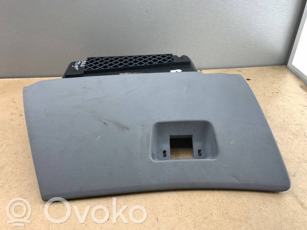 BMW 5 E39 Glove box 