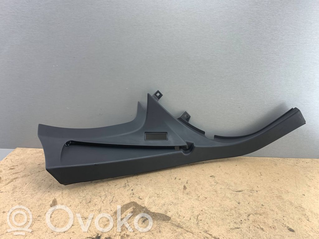 BMW 5 E60 E61 Tavarahyllyn kannen kannatin 