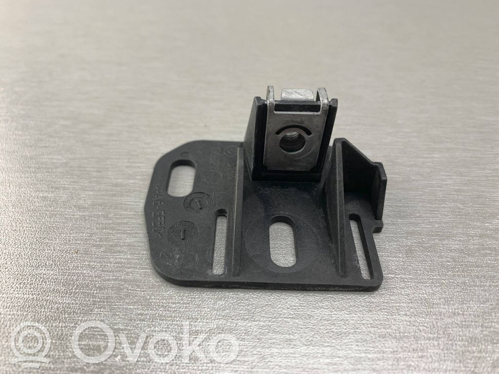 Fender mounting bracket   7136827,51647136827